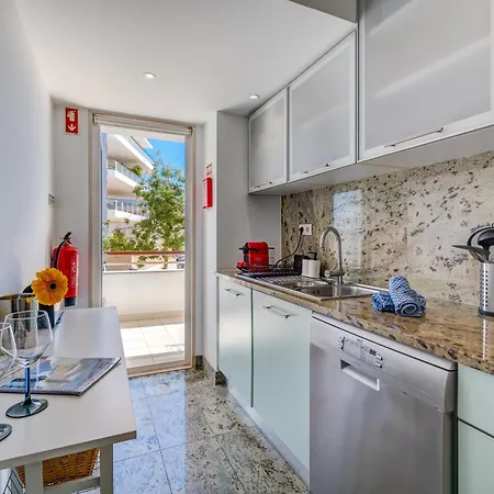 Apartament At The Marina
