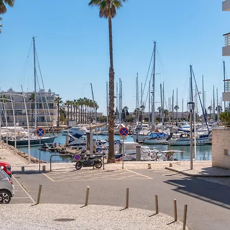 At The Marina Διαμέρισμα