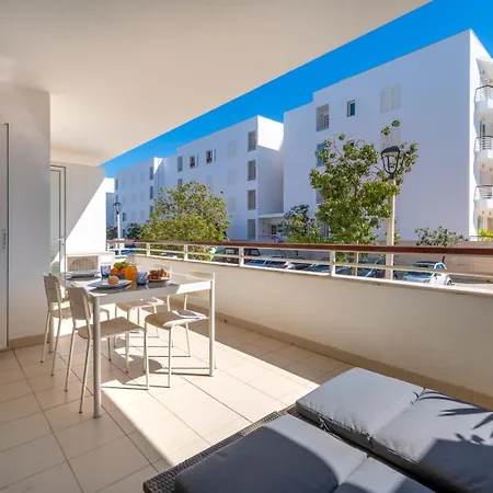 At The Marina Apartament