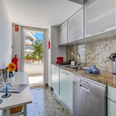 Apartament At The Marina *