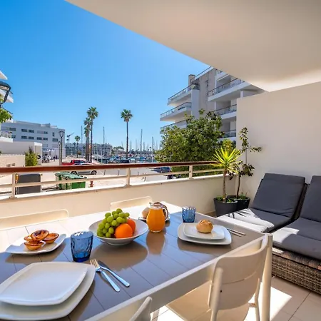 At The Marina Apartament *