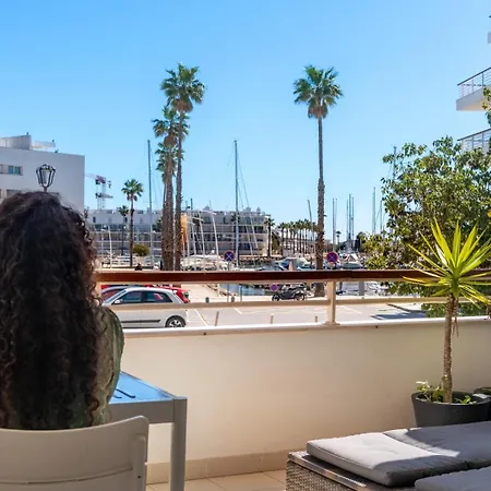 Apartament At The Marina *