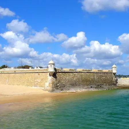 Apartment At The Marina *