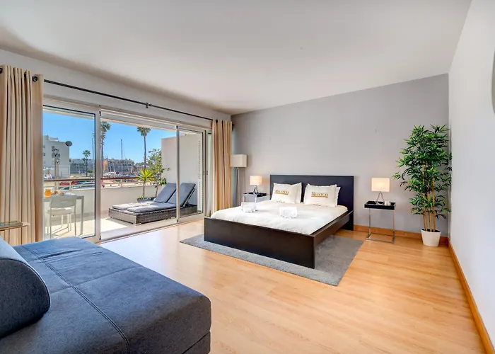 At The Marina Apartamento *